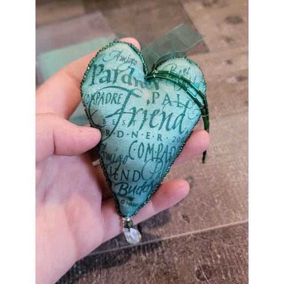 Hallmark 2002 green heart best friend ornament Xmas Decor plush - Picture 3 of 3